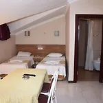 Hotel Club Ako *
